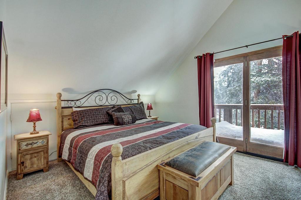 Lazy Dog Lodge Home - thumb 2