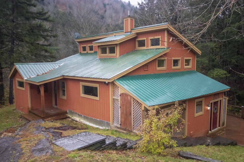 Ledges In Bridgewater 6 Bedroom Home With Outdoor Hot Tub 15 Min To Killington - thumb 1