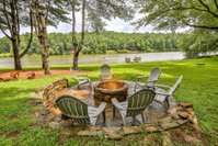Lewis Lakeside Cottage USA Accommodation
