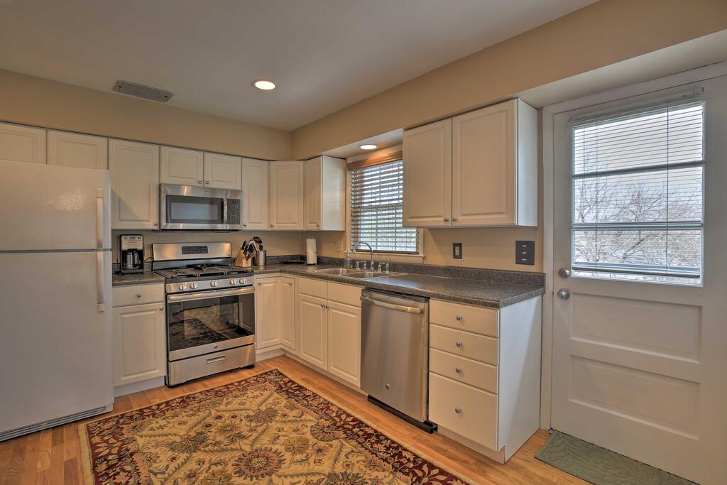 Lexington Family Home: 2.5 Miles To UK Campus - thumb 1