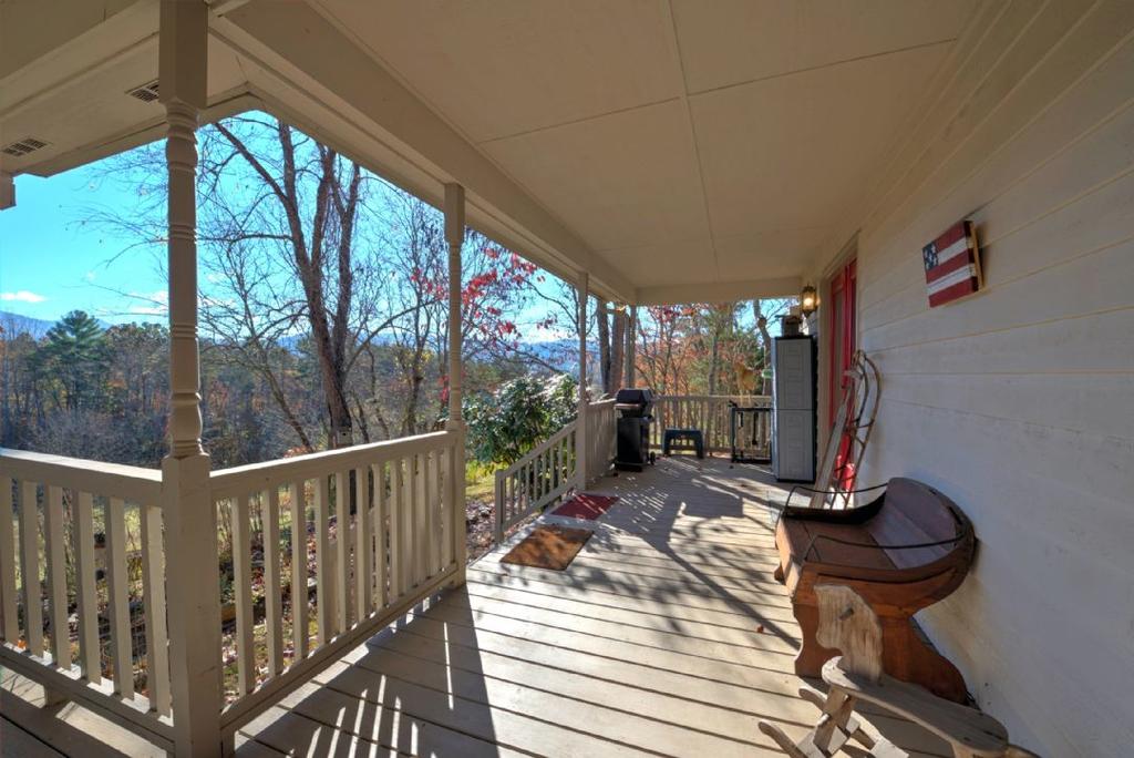 Lilly's Mountain Getaway Home - thumb 3