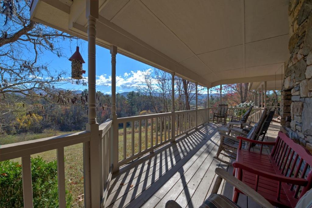 Lilly's Mountain Getaway Home - thumb 2