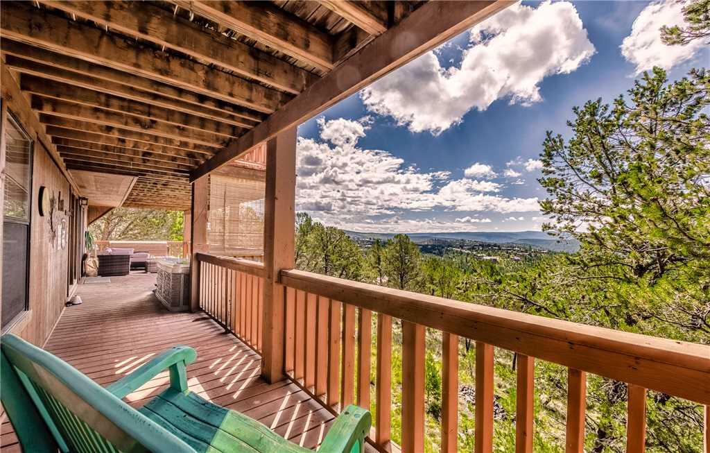 Living The Dream, 3 Bedrooms, Hot Tub, Fireplace, Sleeps 6 - thumb 0