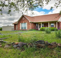 Llano Country House and Cottage - Tourism Bookings