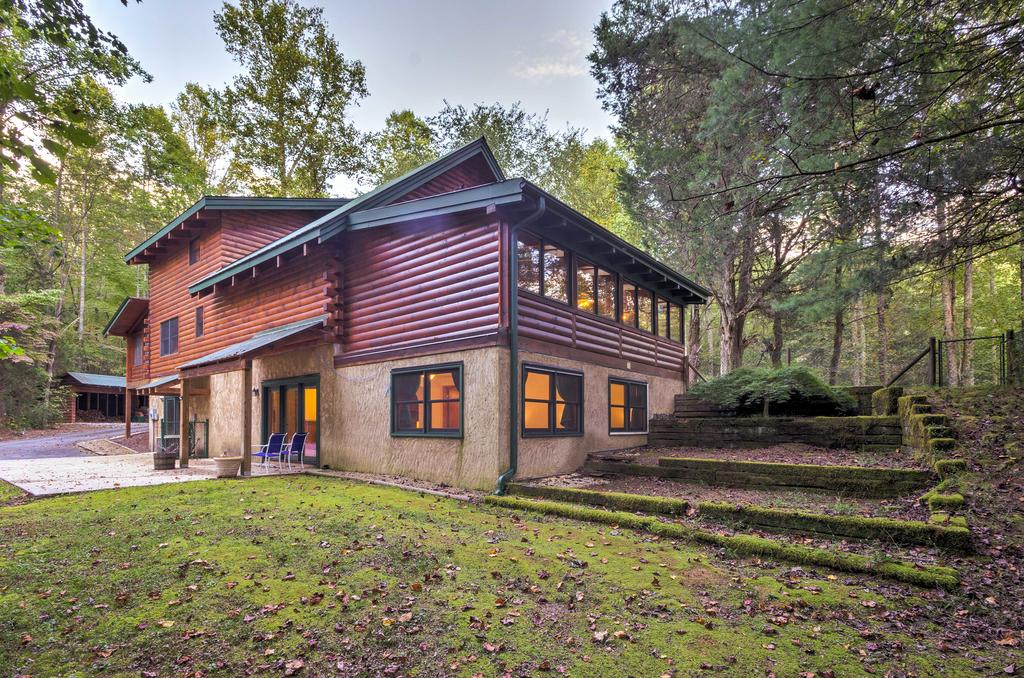 Lodge On 80 Acres W/Hot Tub, 45 Min. To Asheville! - thumb 1
