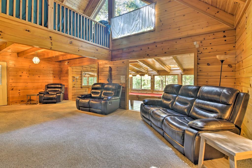 Lodge On 80 Acres W/Hot Tub, 45 Min. To Asheville! - thumb 3