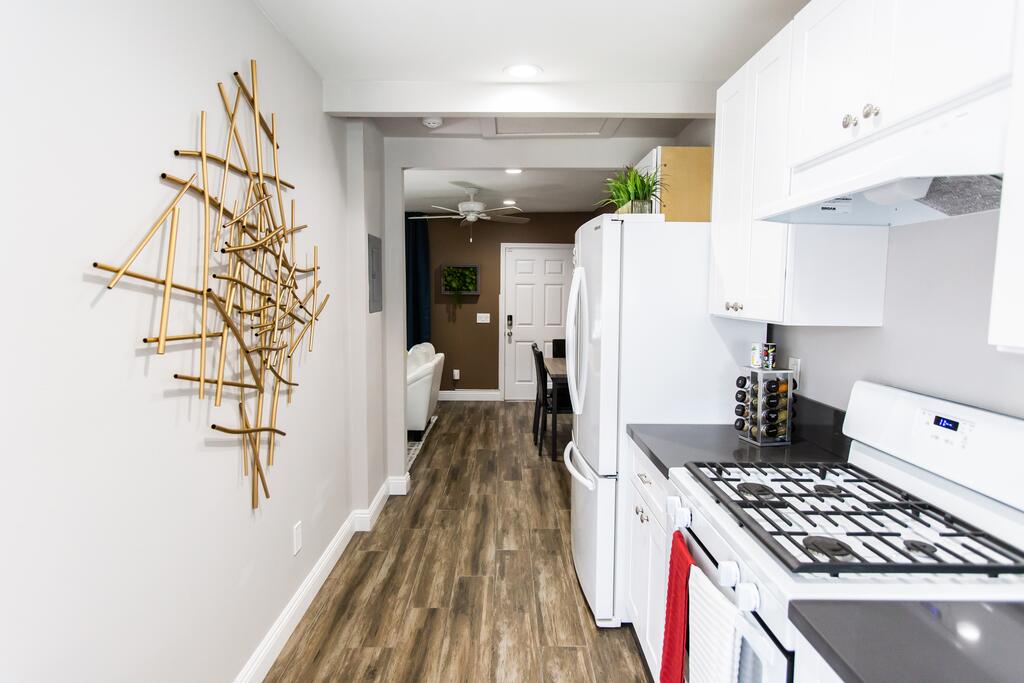 Long Beach Duplex King Bed Pet Friendly Nurses Surgeon Business Travelers Near St Marys Medical Center & Downtown - thumb 3