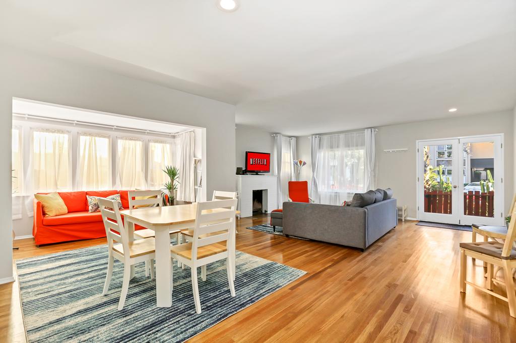 Long Beach House - thumb 0