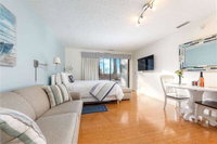 Lovely Beachside Studio  The Shores Tourism Bookings
