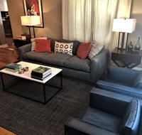 Luxe  Modern 4 Bedroom- Covered Parking - Sleeps 8 - USA Accommodation