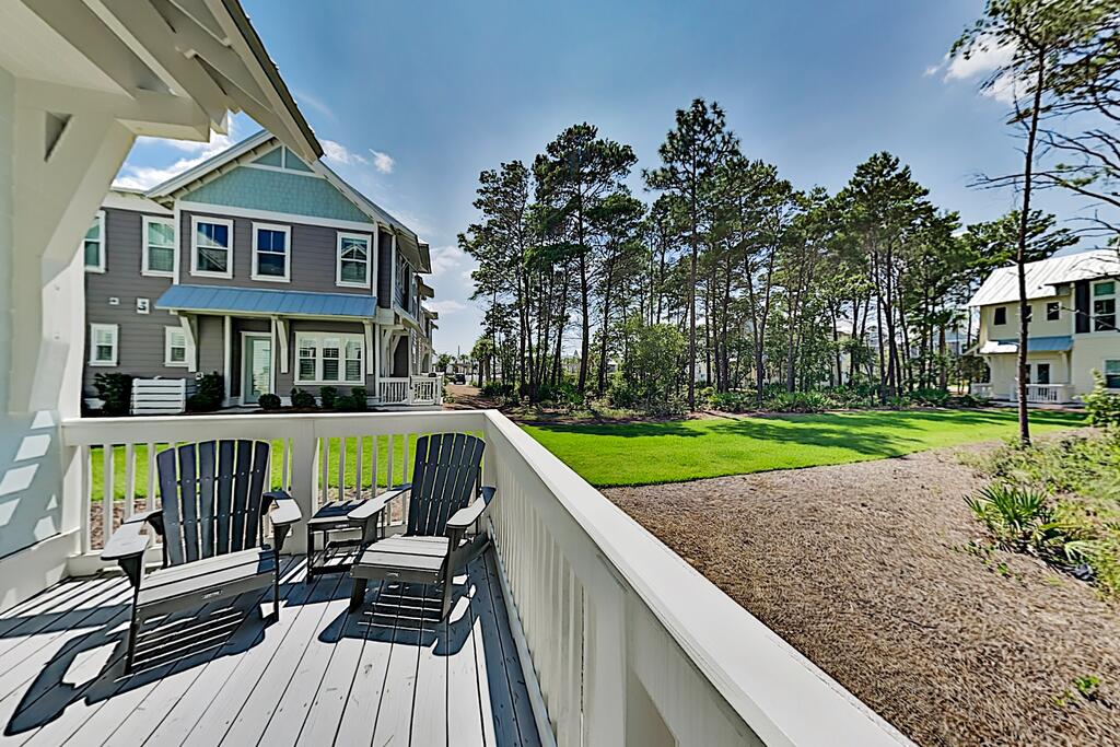 Luxe Corner-Unit Townhome With Bikes & Beach Shuttle Townhouse - thumb 1