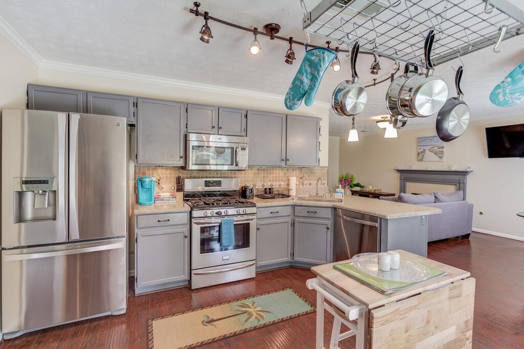 Luxe Home Lake Lanier Retreat Poker Room And Firepit - thumb 1