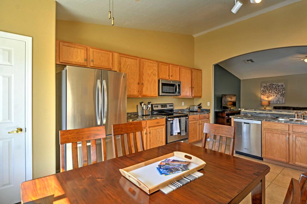 Luxe Home With Pool About 3 Miles To San Tan Mountain Park - thumb 2