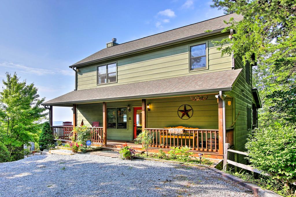 Luxurious Clayton Cabin With Decks&Stunning Mtn Views - thumb 1