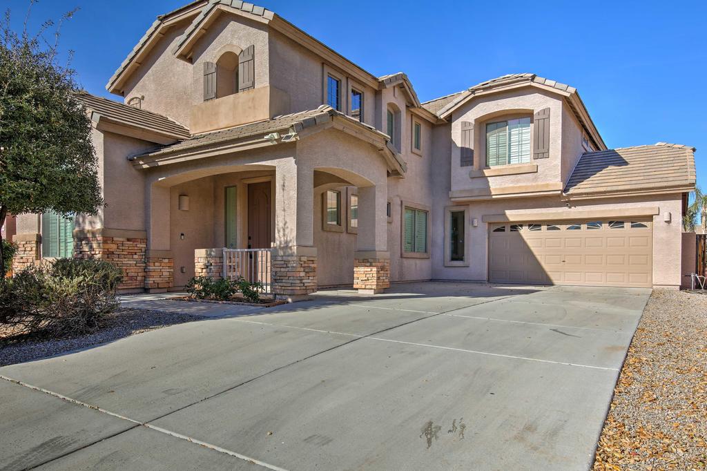 Luxurious Home With Pool, 2 Mi To Surprise Stadium! - thumb 1