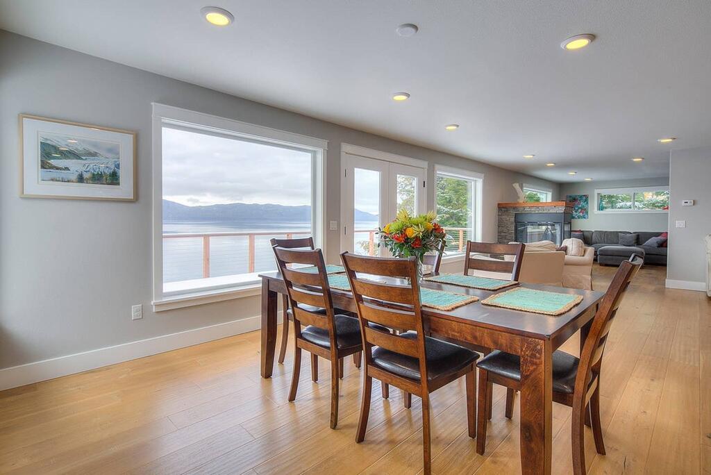 Luxurious Oceanfront Home - thumb 1