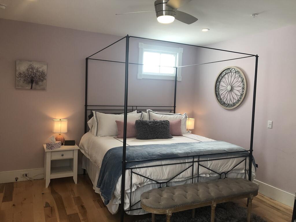 Luxurious Private Suites In Downtown Charleston - thumb 0