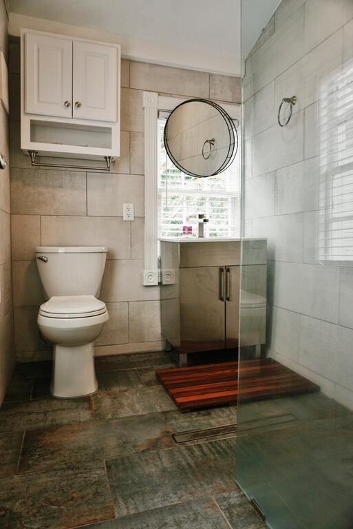 Luxurious Private Suites In Downtown Charleston - thumb 3