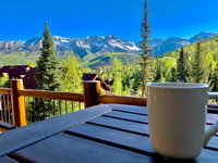 Luxurious Tristant Residence Ski In Ski Out with Hot Tub Tourism Bookings