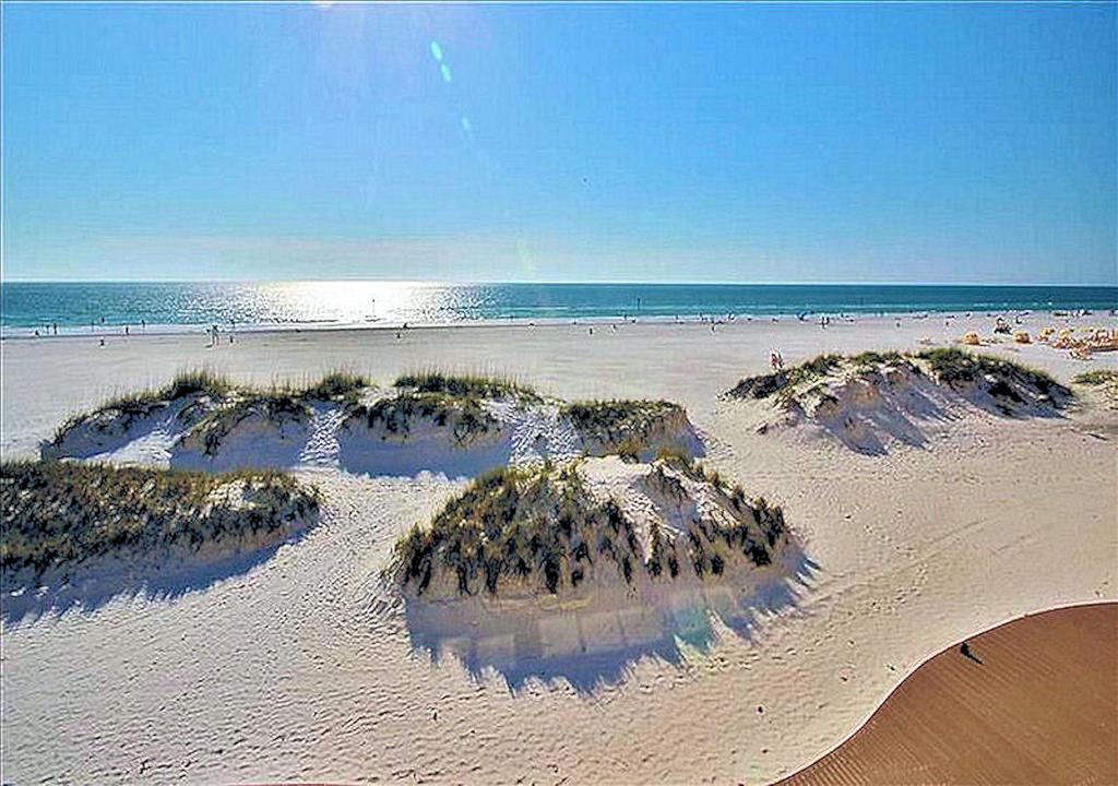 Luxury 5 Star Condominium Water Front 3 Beds 2 Bath Pool Hot-Tub Beach And City Views - thumb 3