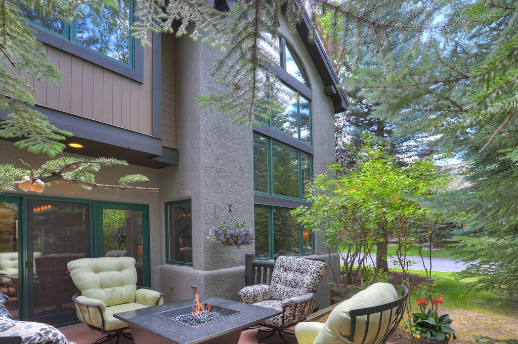 Luxury Home Arrowhead - Walk To Lifts! Private Entrance Home - thumb 1