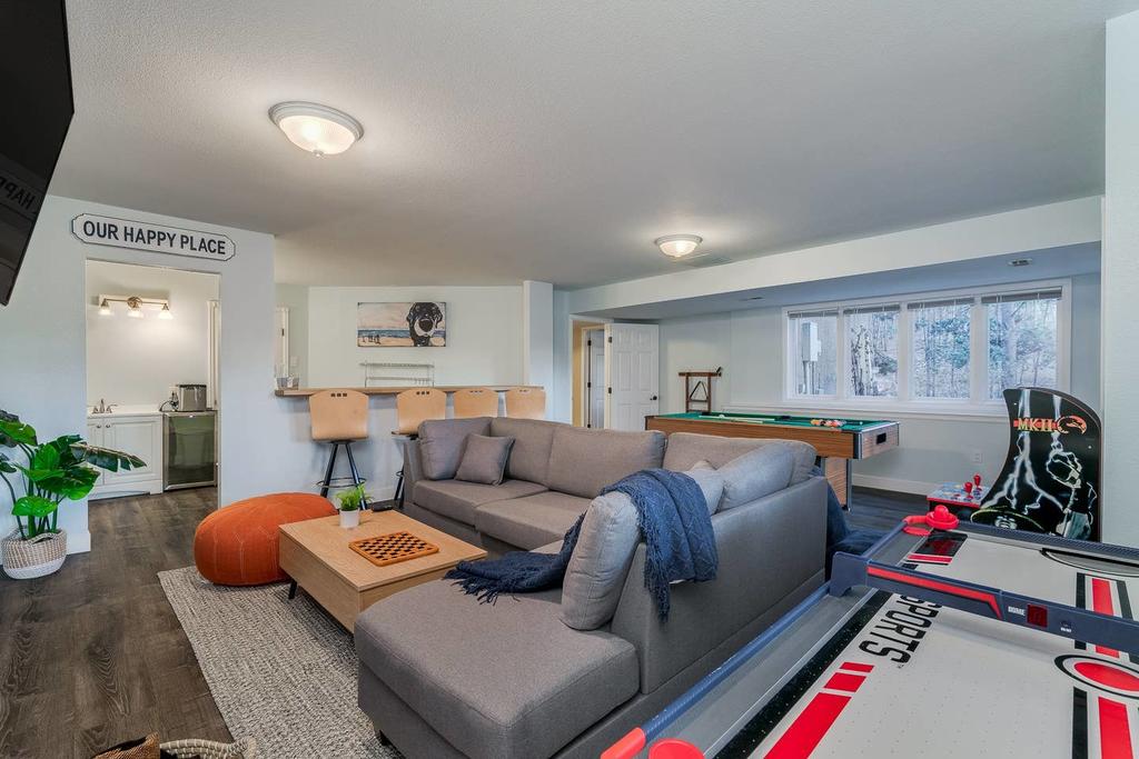 Luxury Home With Hot Tub Near Garden Of The Gods & Pikes Peak! - thumb 1