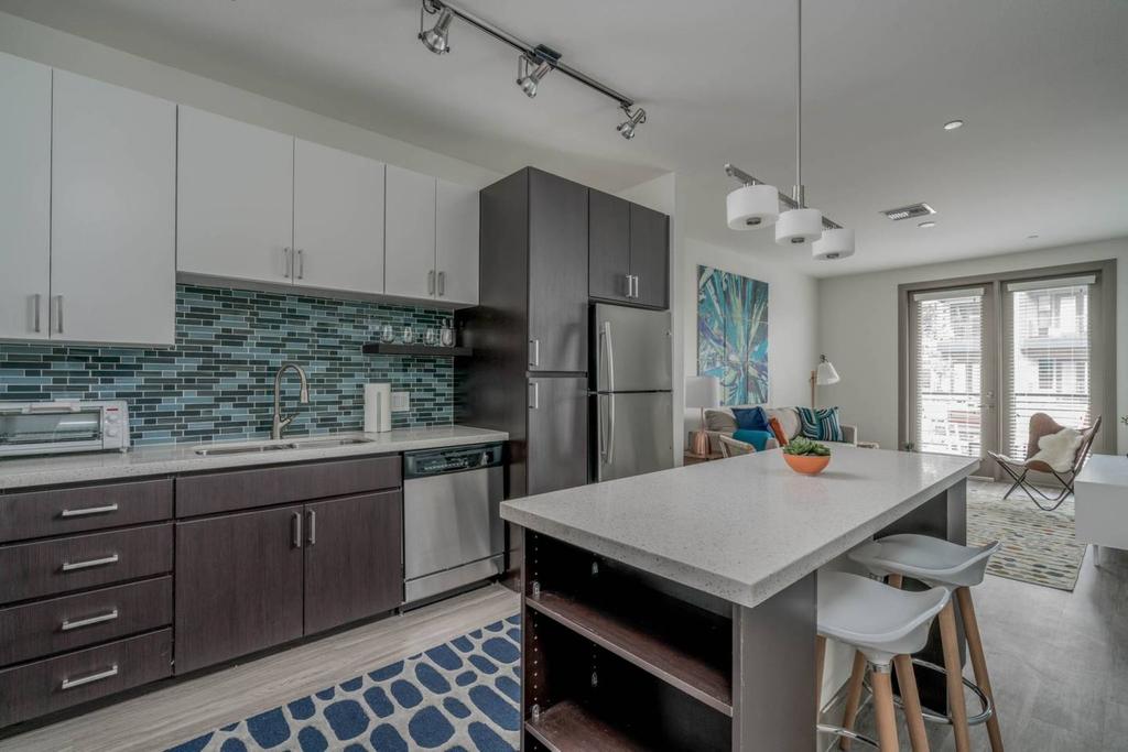 Luxury One-Bedroom With Pool On Tempe Town Lake - thumb 1