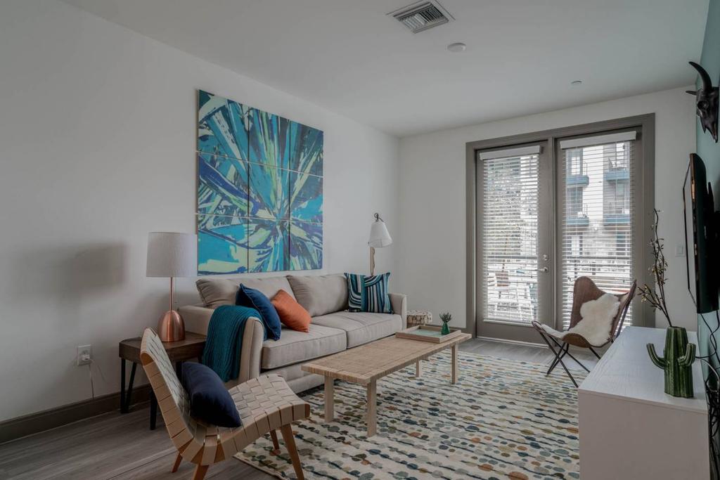 Luxury One-Bedroom With Pool On Tempe Town Lake - thumb 3