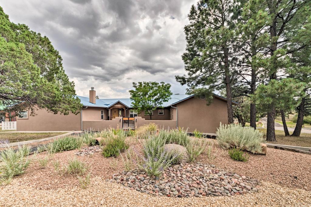 Luxury Ruidoso Home With Hot Tub & Game Room! - thumb 3