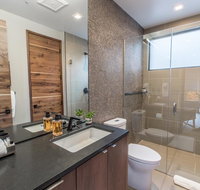 Luxury Service 1 Bedroom  Bunkroom  Sleeps 16  Daily HK condo - USA Accommodation