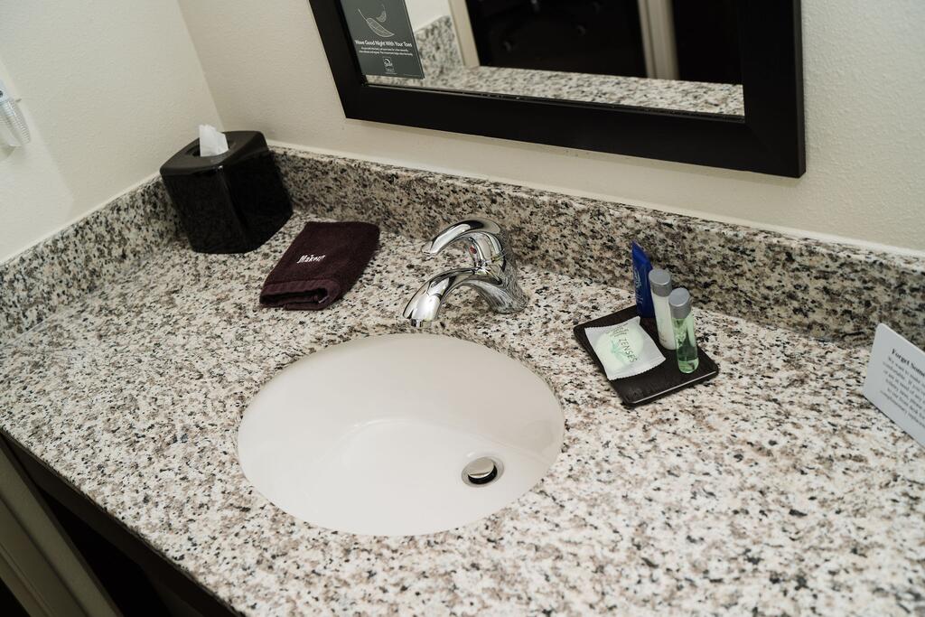 MainStay Suites - thumb 2