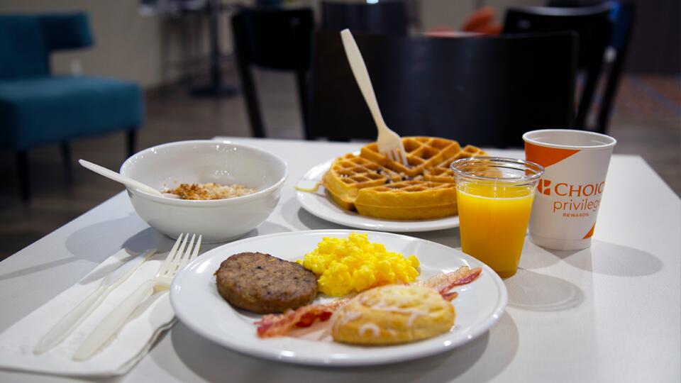 MainStay Suites - thumb 1