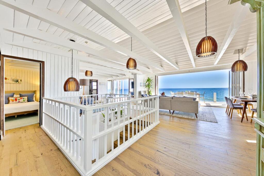 MAL-200- Charming Big Rock Beach House - thumb 2