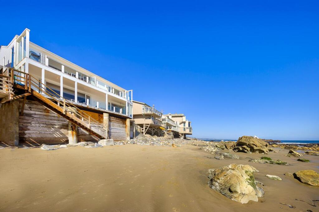 MAL-200- Charming Big Rock Beach House - thumb 1