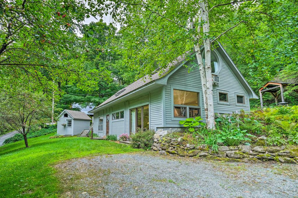 Manchester Home On 11 Acres, 10 Mi To Bromley - thumb 1