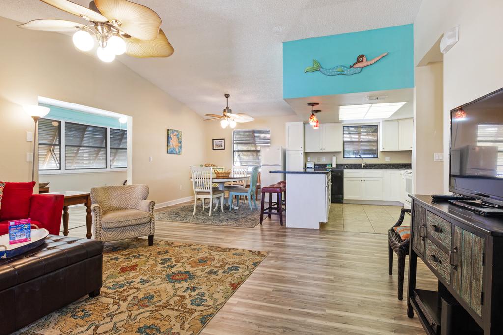 Mangoes On Magnolia - thumb 3