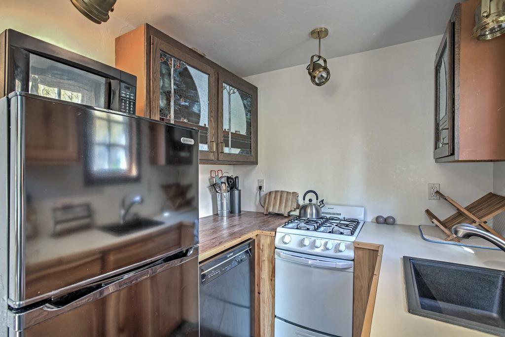 Marble Cabin With Large Teepee, Fire Pits & Mtn View! - thumb 0