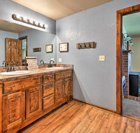 McAlester Family Cottage-30 Private Acres and Ponds - Tourism Bookings