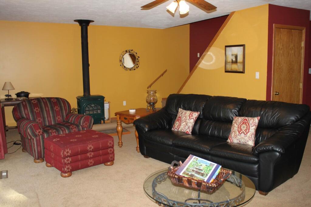 McKenzie's Lodge - thumb 1