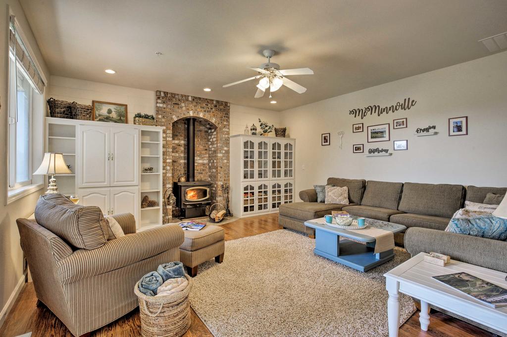 McMinnville Wine Country Home W/ Hot Tub+Deck - thumb 3