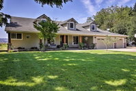 McMinnville Wine Country Home w/ Hot TubDeck Tourism Bookings