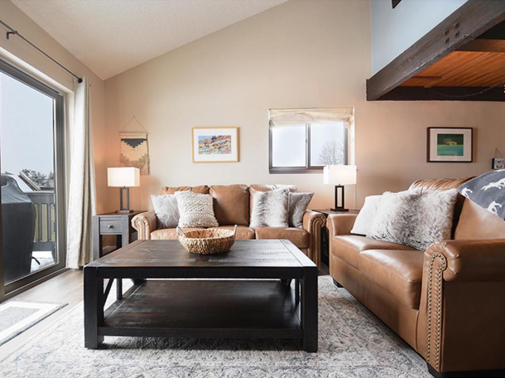 Meadowridge Court 19 Unit 1 - thumb 0