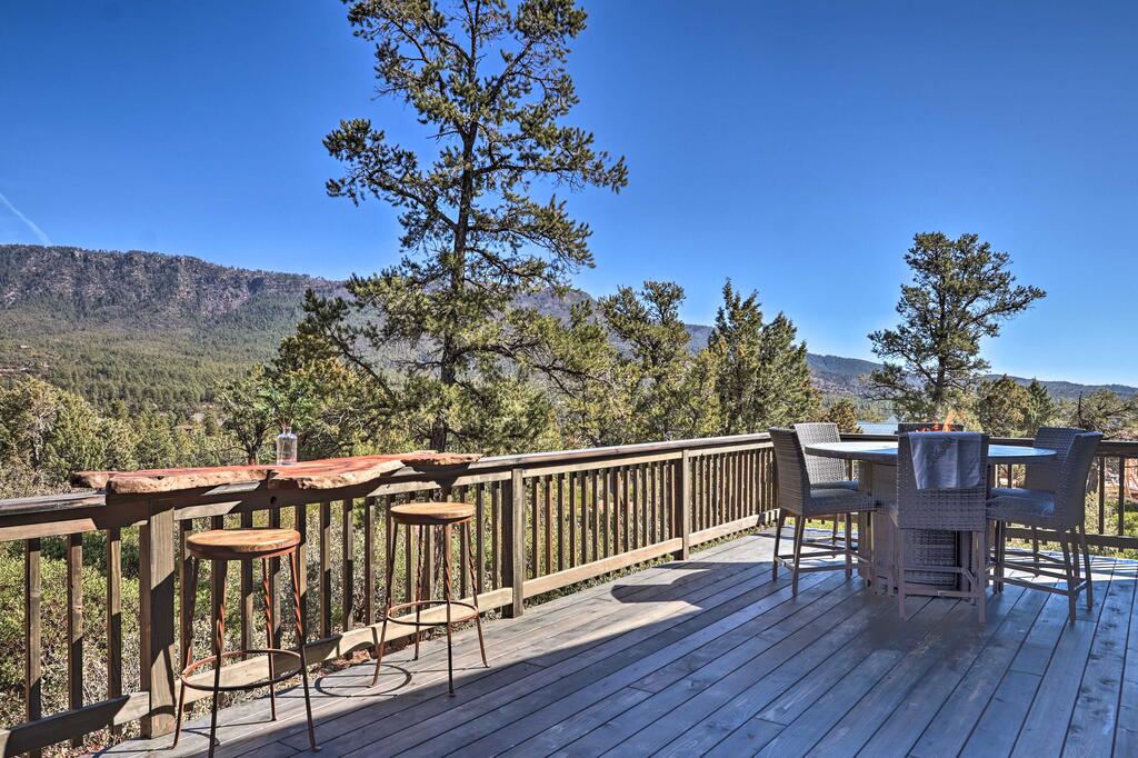 Mid-Century Modern House With Deck And Mountain Views! - thumb 2