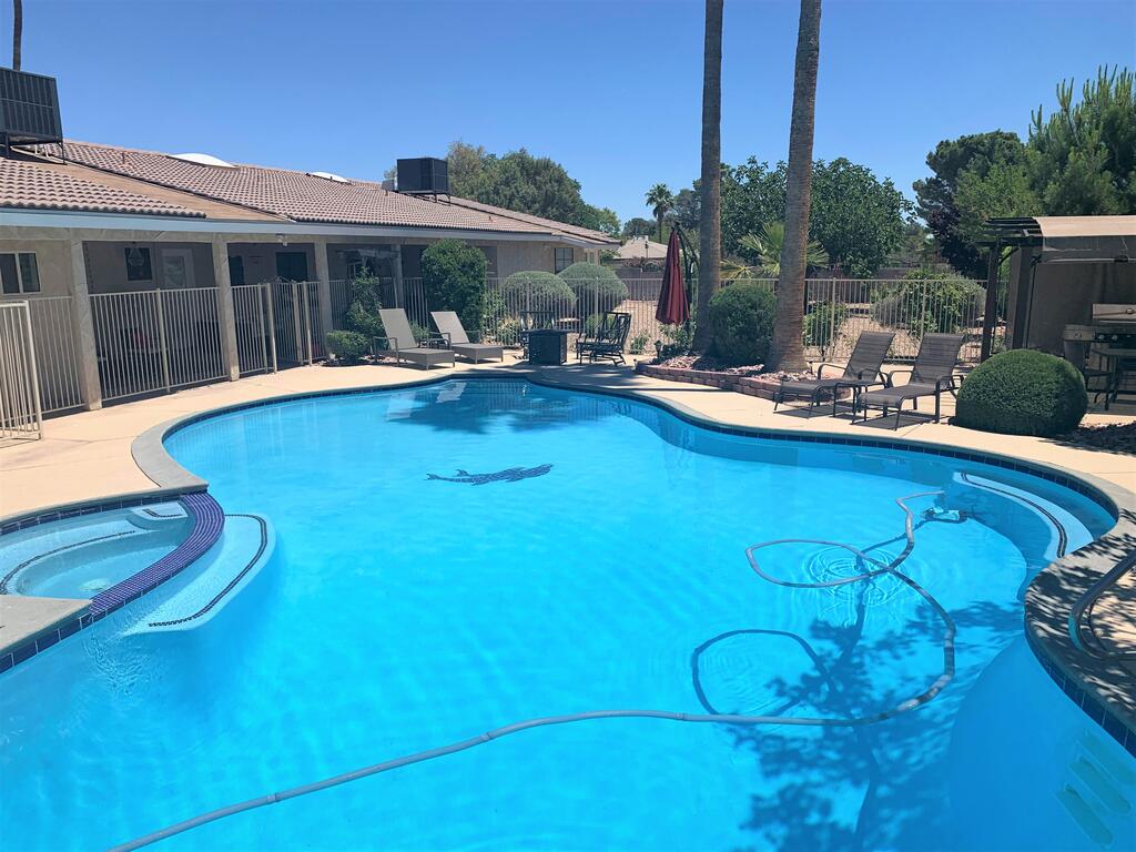 Mid-Century-Mod Luxe Oasis W/ Pool-7 Mins To Strip - thumb 0