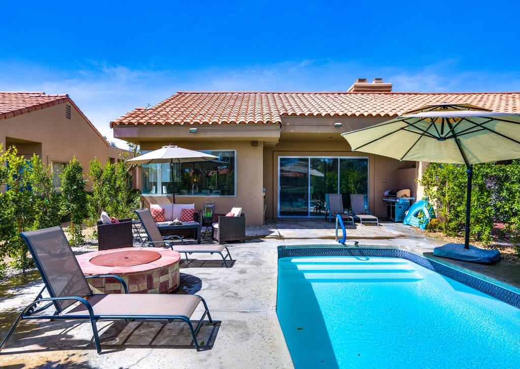 Mission Hills Pool Home - thumb 3