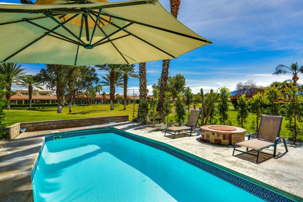 Mission Hills Pool Home - thumb 2