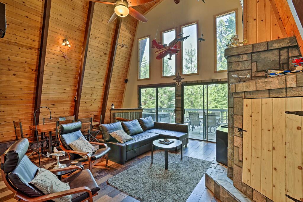Mod Cabin With Hot Tub, Walk To Lake & Golfing! - thumb 3