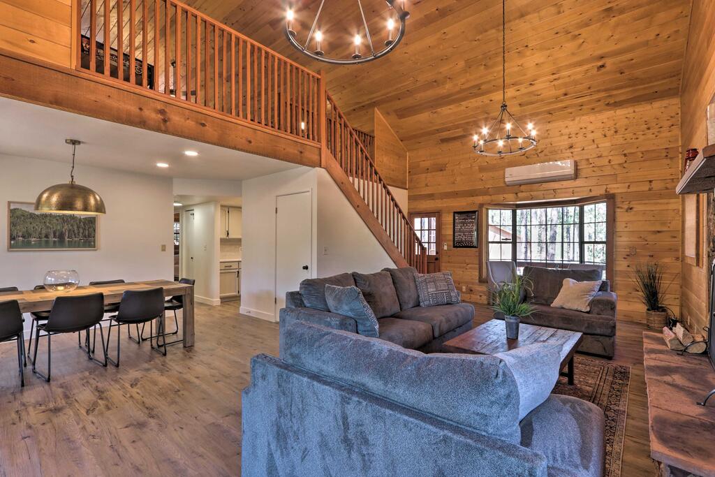 Modern Cabin With Game Room, Deck & Fire Pit! - thumb 0