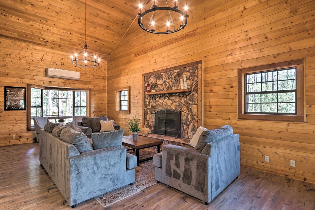 Modern Cabin With Game Room, Deck & Fire Pit! - thumb 3