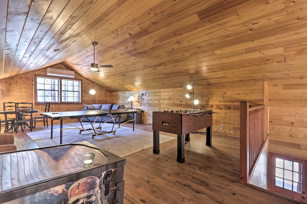 Modern Cabin With Game Room, Deck & Fire Pit! - thumb 1